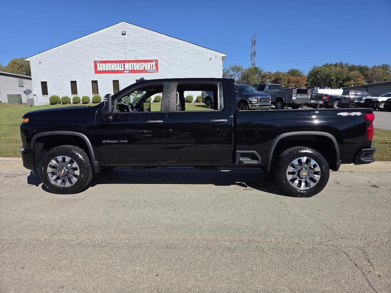 Chevrolet Silverado 2500HD Custom Crew Cab Short Box 4WD 2023