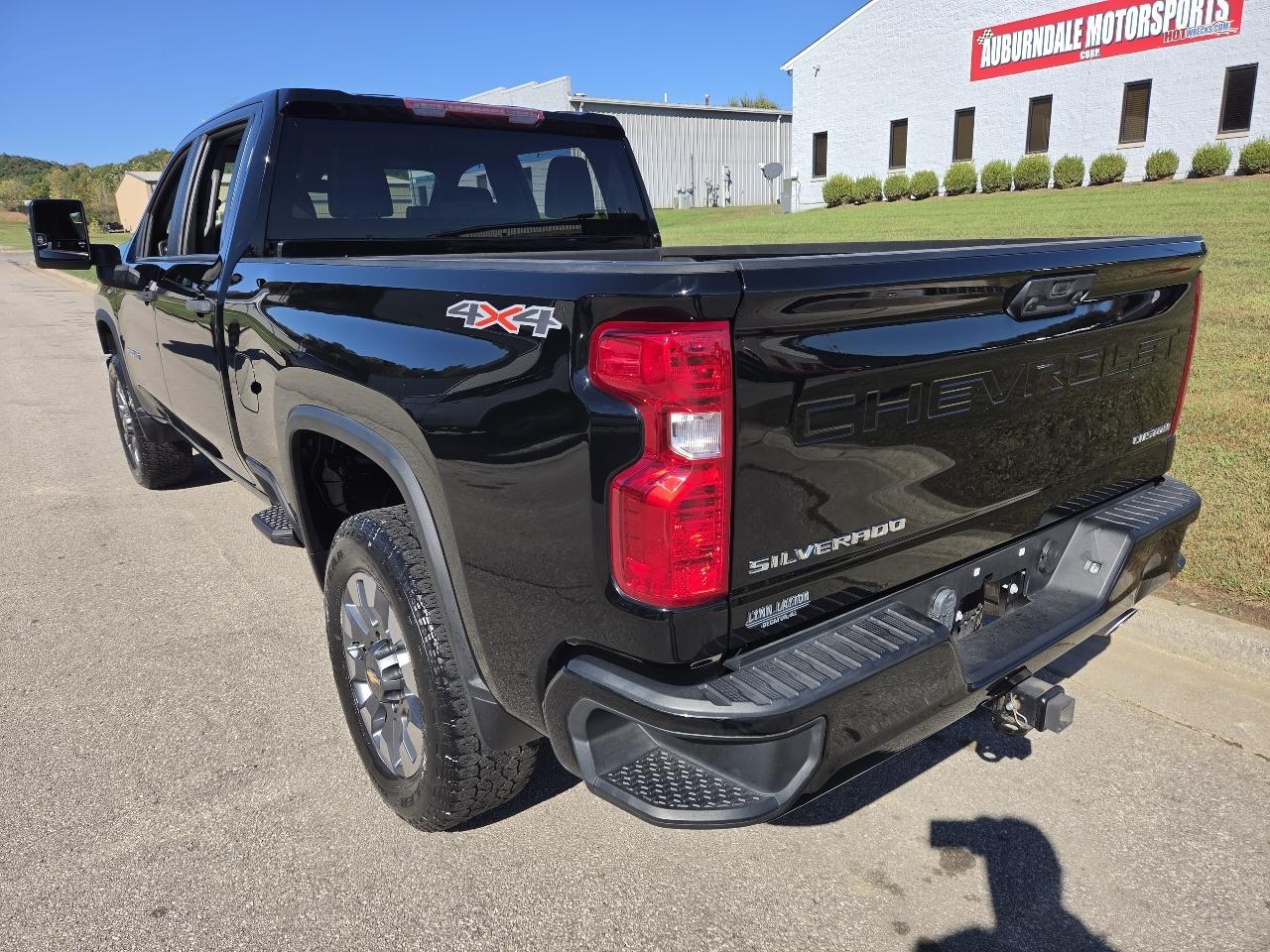 Chevrolet Silverado 2500HD Custom Crew Cab Short Box 4WD 2023