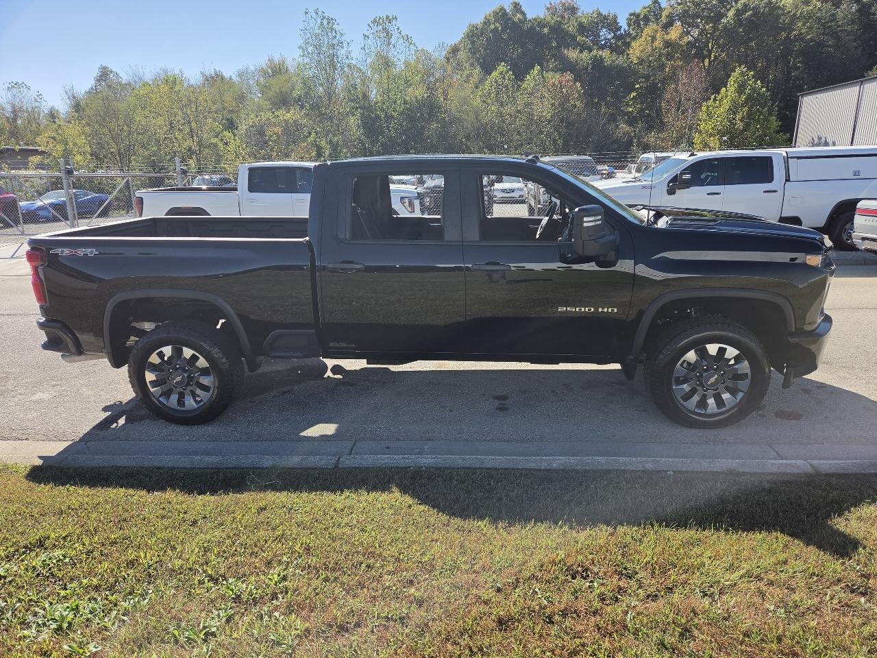 Chevrolet Silverado 2500HD Custom Crew Cab Short Box 4WD 2023