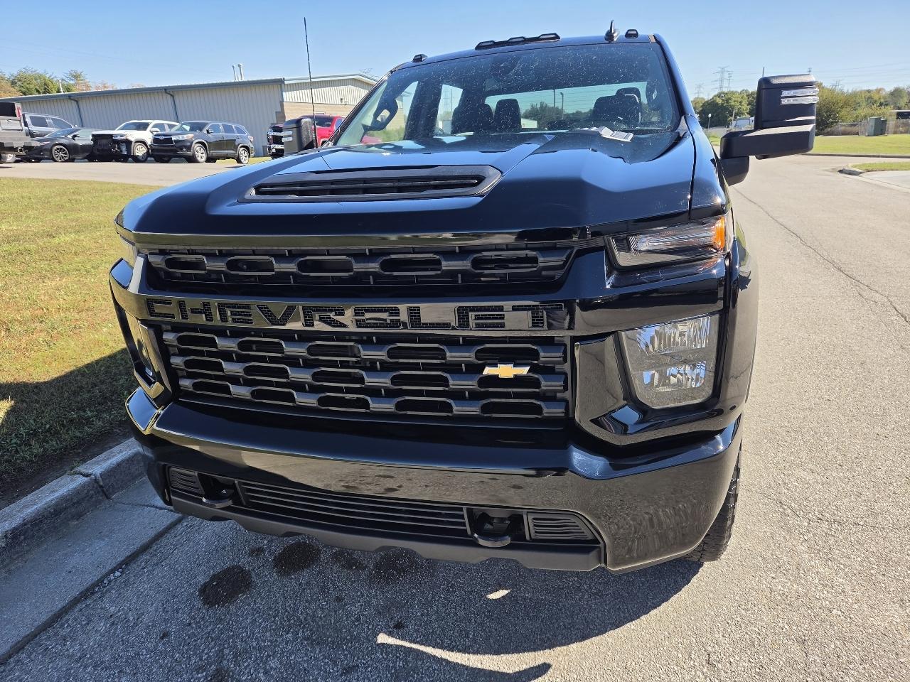 Chevrolet Silverado 2500HD Custom Crew Cab Short Box 4WD 2023