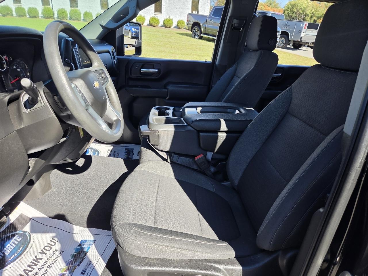 Chevrolet Silverado 2500HD Custom Crew Cab Short Box 4WD 2023