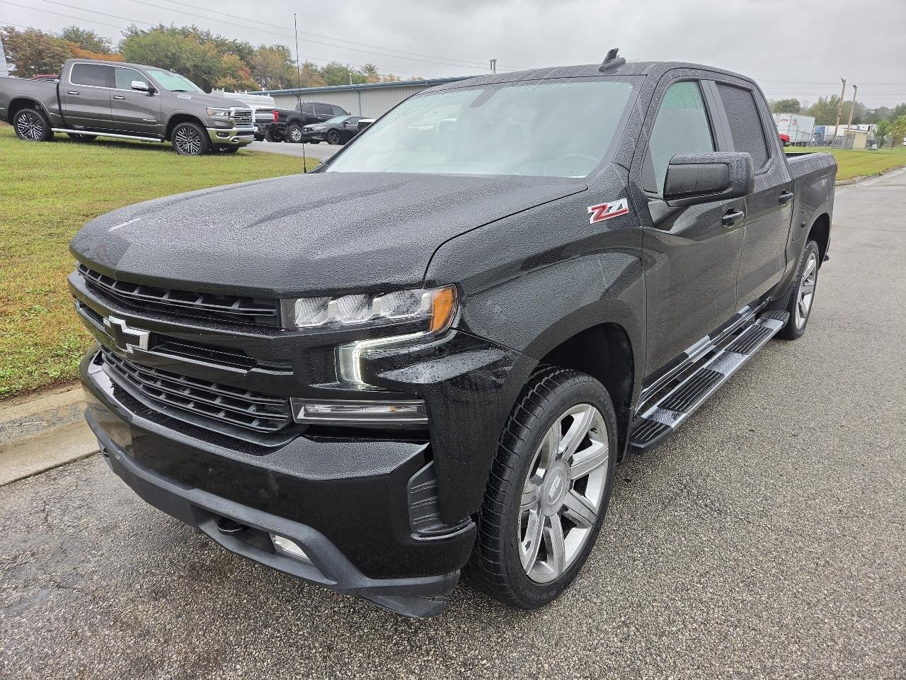 Chevrolet Silverado 1500 4WD Crew Cab 157" RST 2021