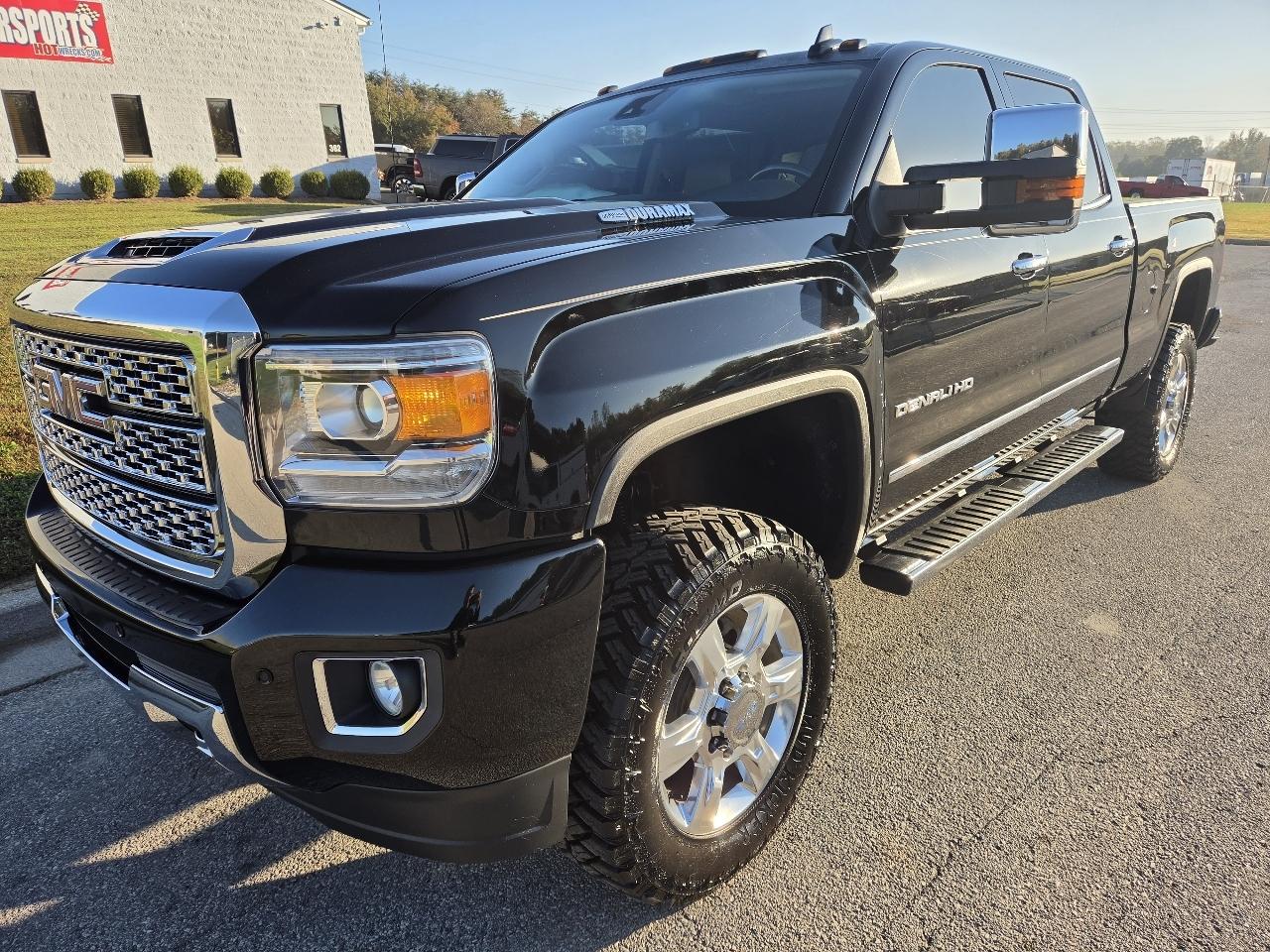 GMC Sierra 2500HD Denali Crew Cab 4WD 2018
