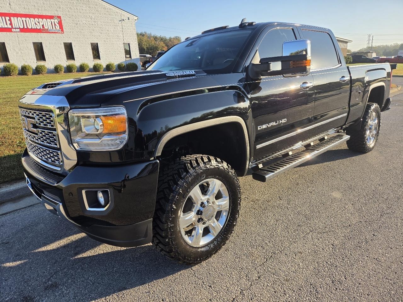 GMC Sierra 2500HD Denali Crew Cab 4WD 2018