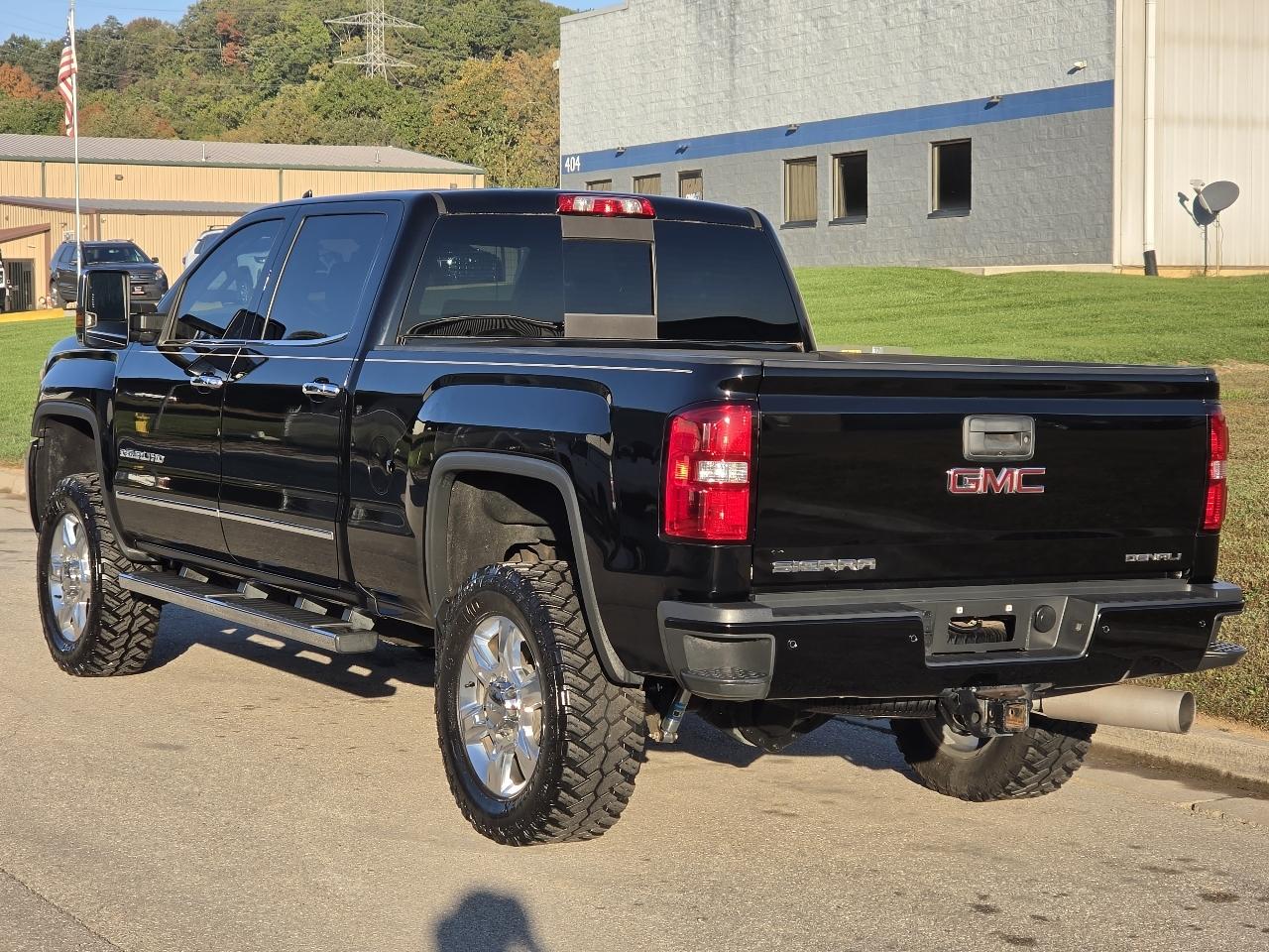 GMC Sierra 2500HD Denali Crew Cab 4WD 2018