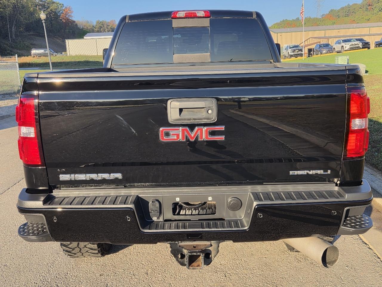 GMC Sierra 2500HD Denali Crew Cab 4WD 2018