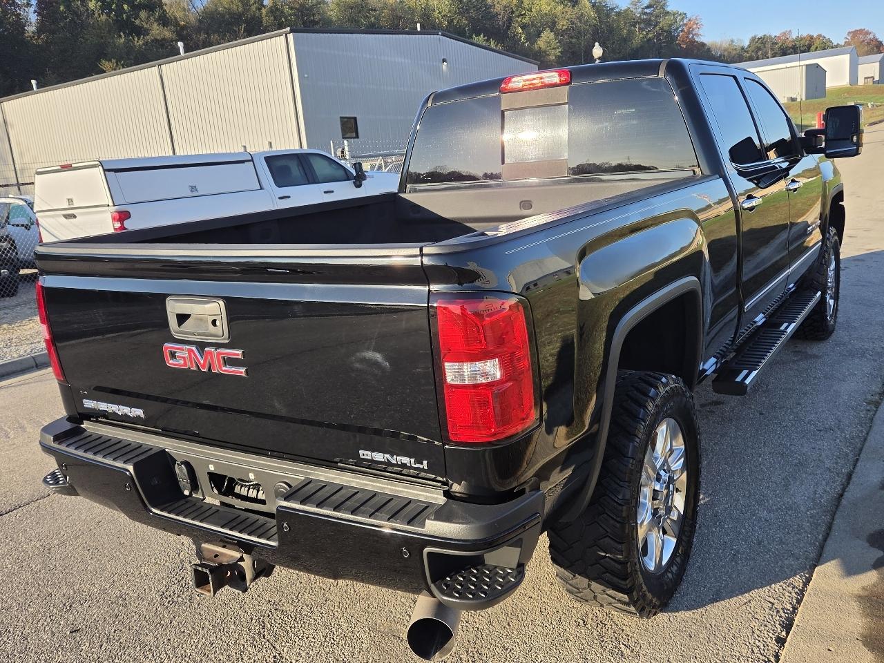 GMC Sierra 2500HD Denali Crew Cab 4WD 2018