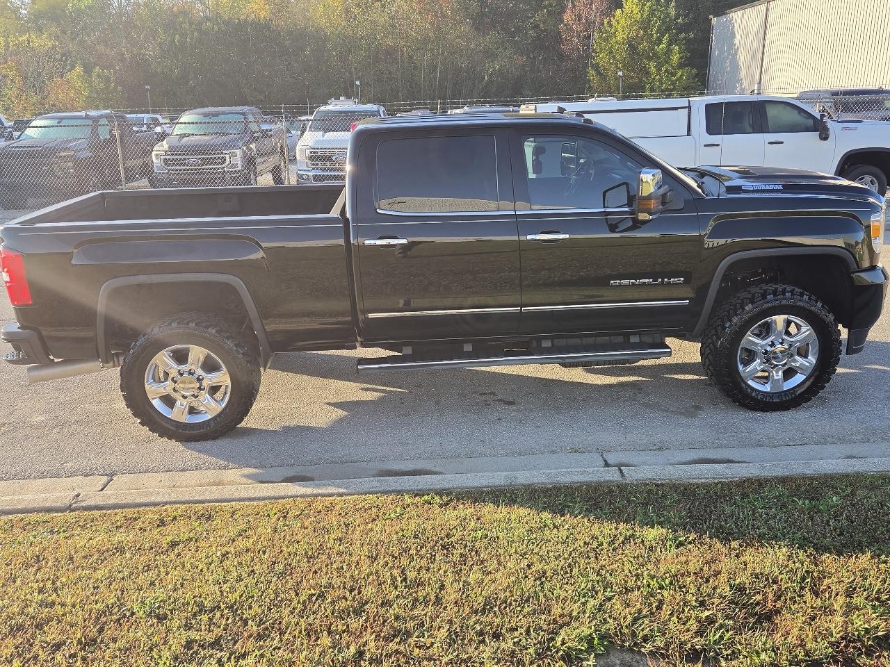 GMC Sierra 2500HD Denali Crew Cab 4WD 2018