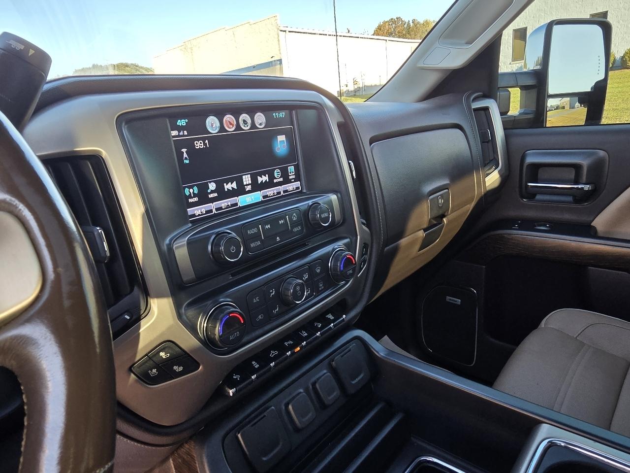 GMC Sierra 2500HD Denali Crew Cab 4WD 2018