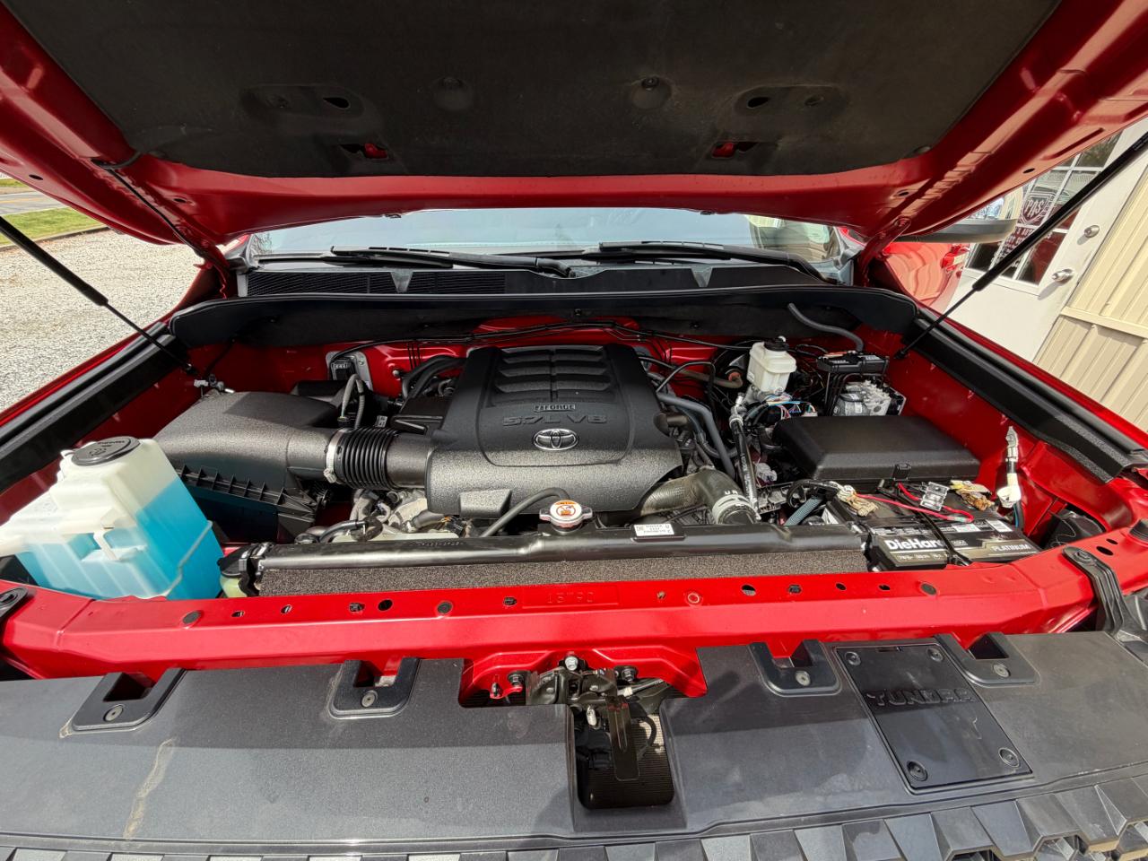 Toyota Tundra Platinum CrewMax 5.7L 4WD 2021