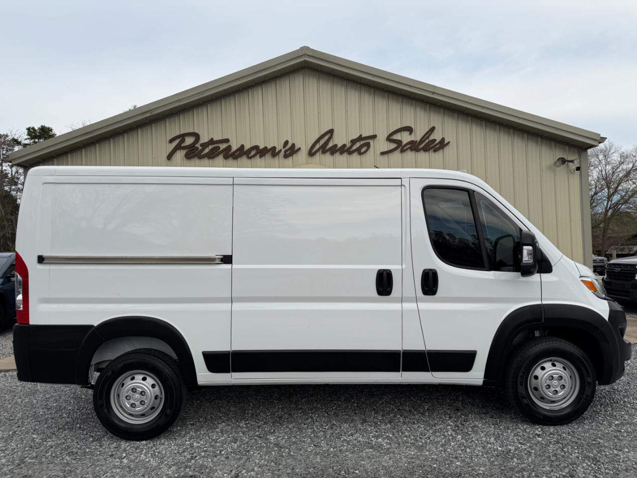 RAM Promaster 1500 Low Roof 136-in. WB 2023