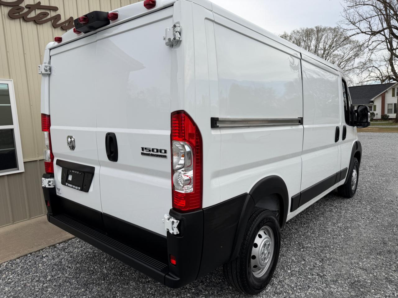 RAM Promaster 1500 Low Roof 136-in. WB 2023