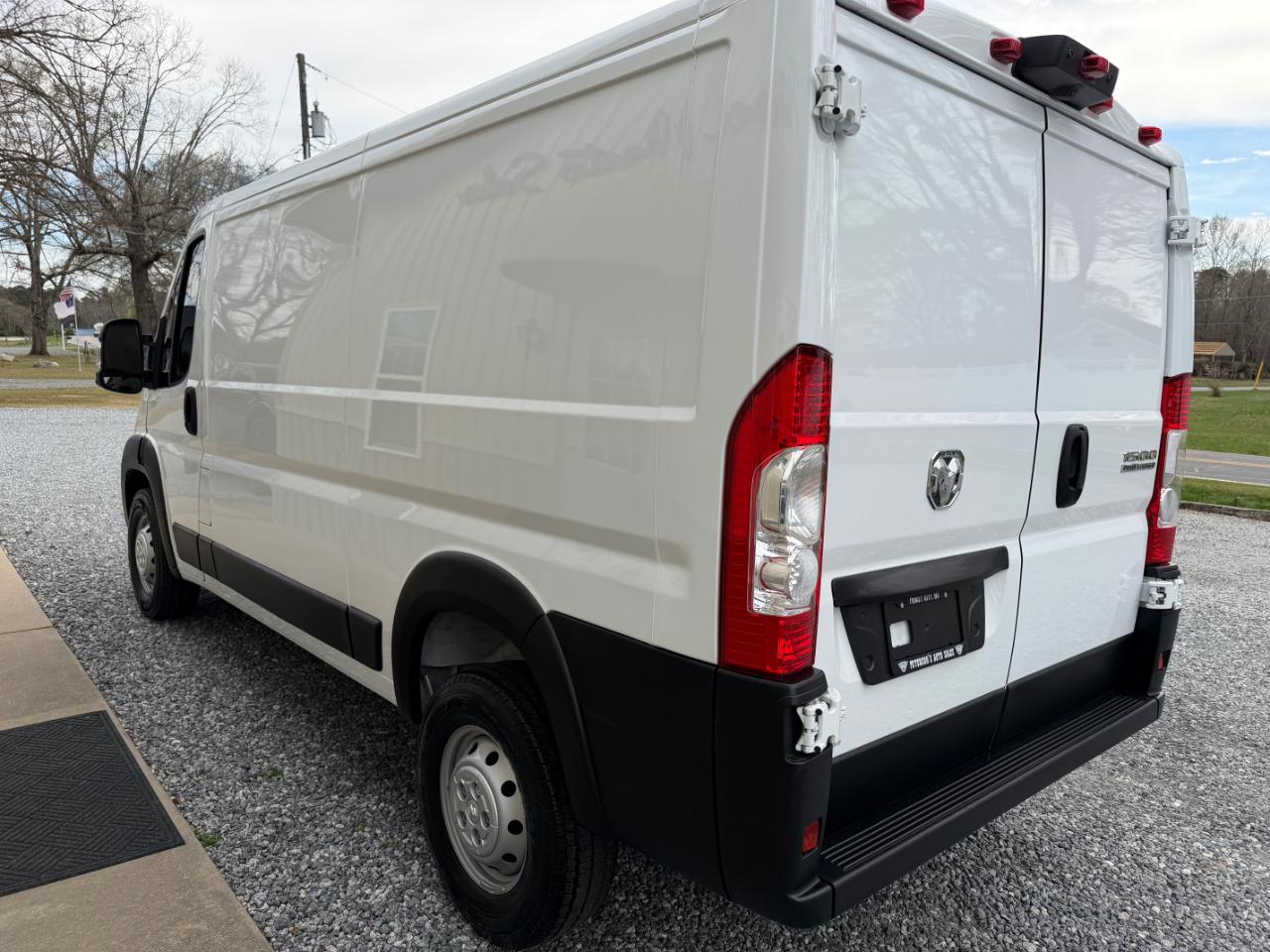 RAM Promaster 1500 Low Roof 136-in. WB 2023