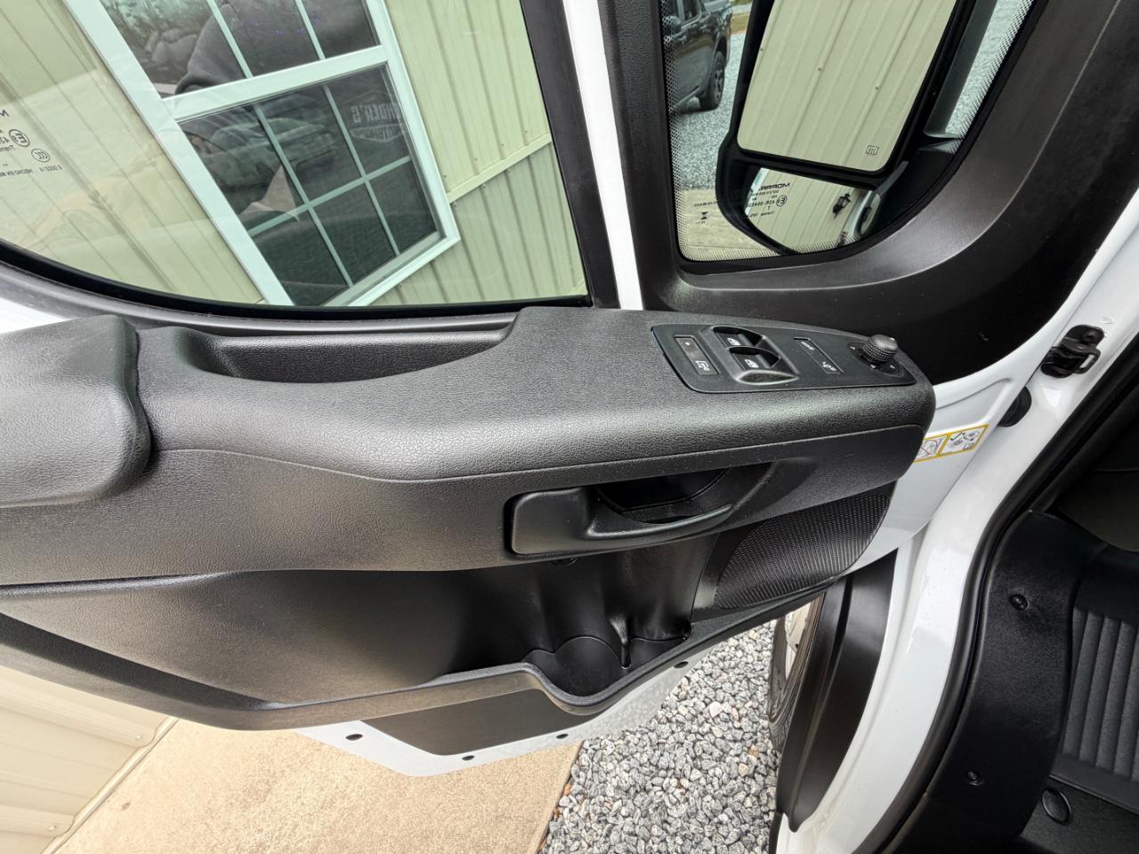 RAM Promaster 1500 Low Roof 136-in. WB 2023