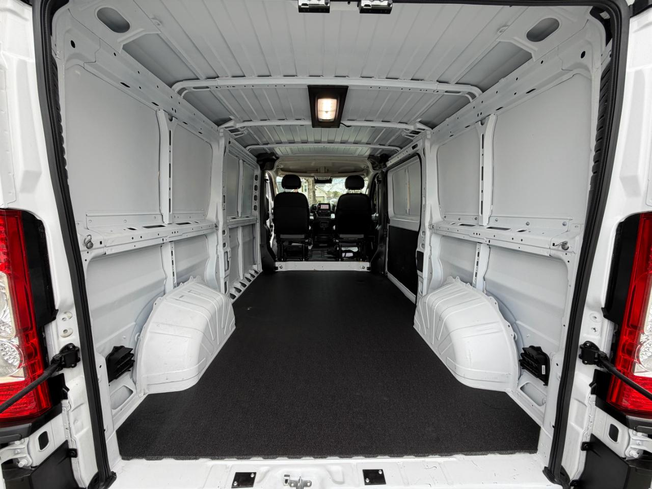 RAM Promaster 1500 Low Roof 136-in. WB 2023