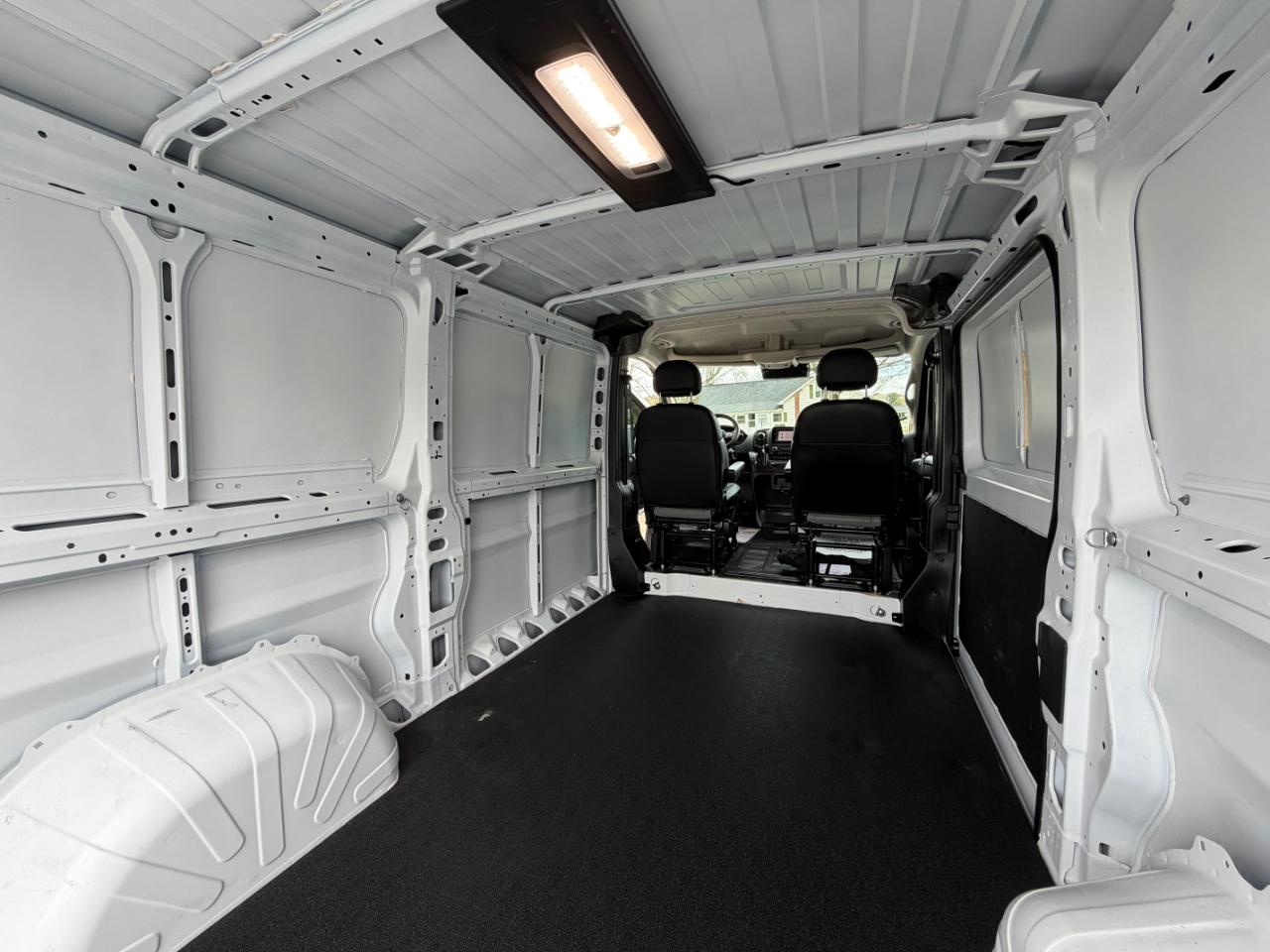 RAM Promaster 1500 Low Roof 136-in. WB 2023