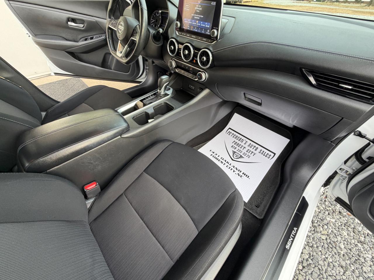 Nissan Sentra SV 4D Sedan 2022