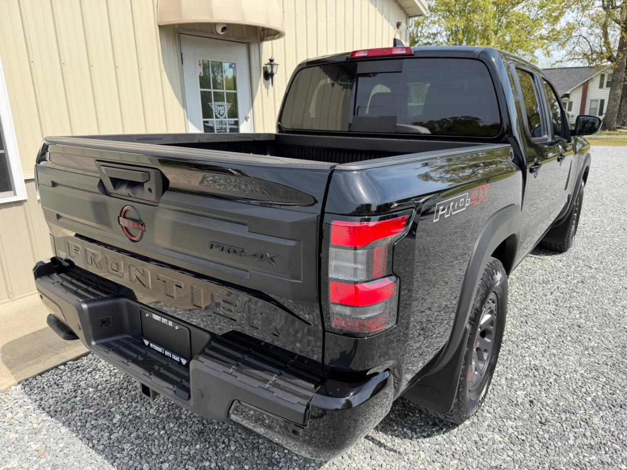 Nissan Frontier PRO-4X Crew Cab 4WD 2025