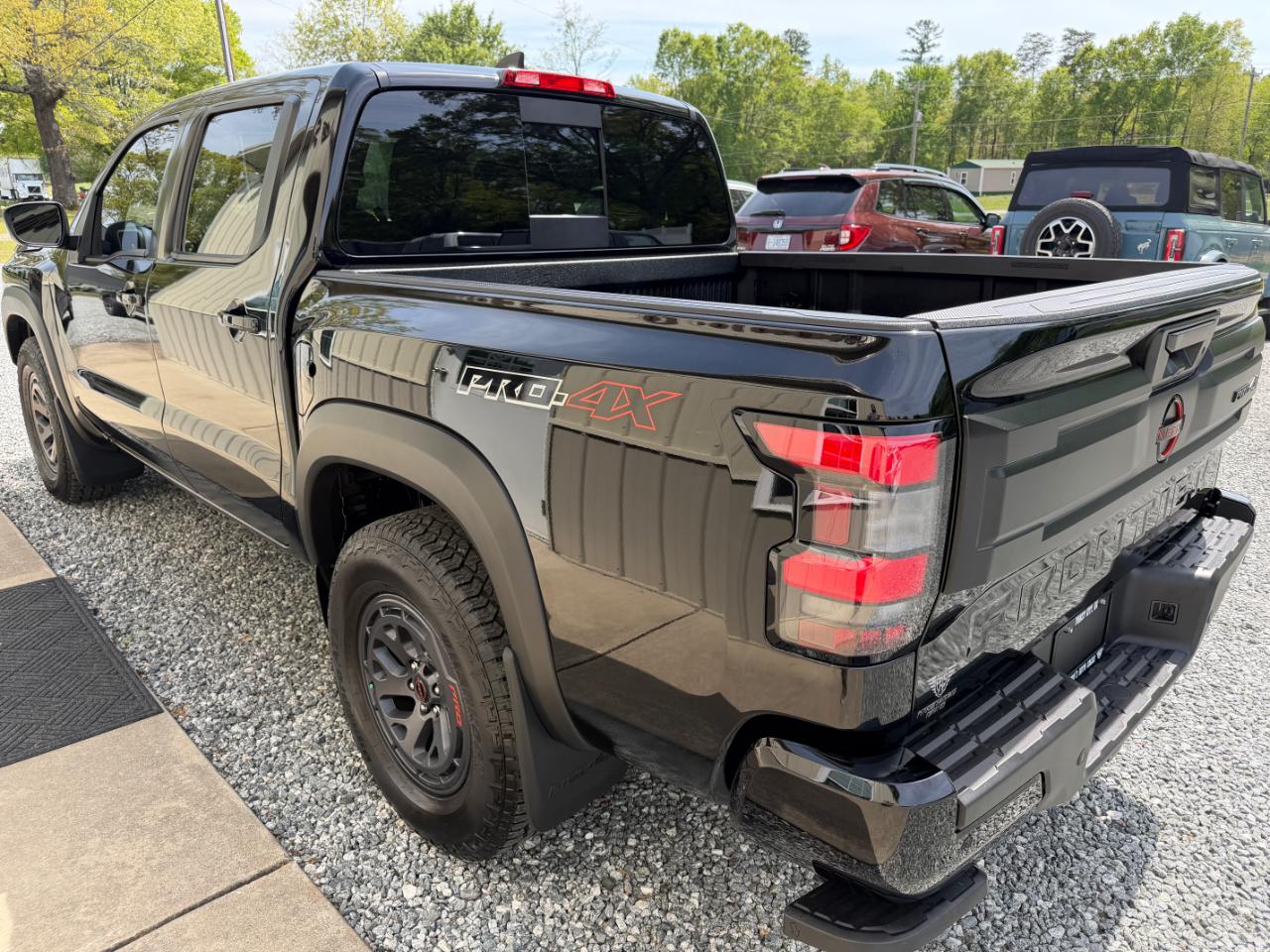 Nissan Frontier PRO-4X Crew Cab 4WD 2025