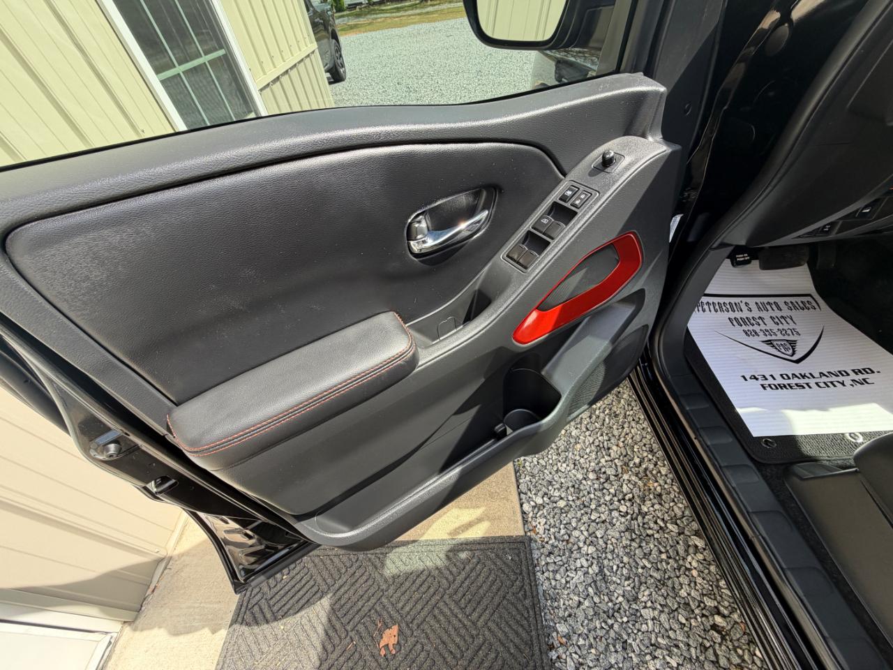 Nissan Frontier PRO-4X Crew Cab 4WD 2025