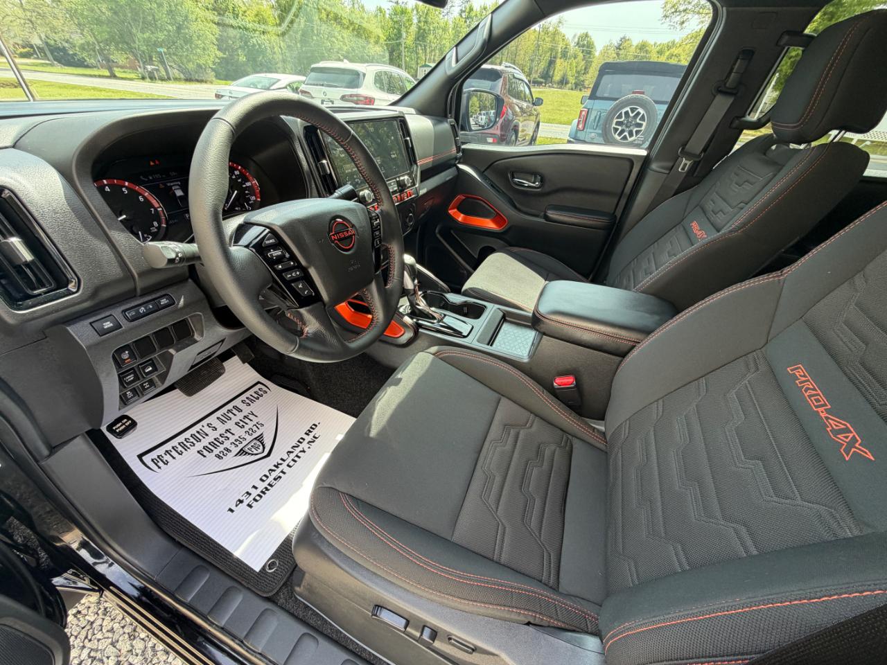 Nissan Frontier PRO-4X Crew Cab 4WD 2025