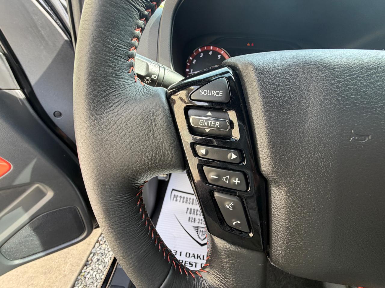 Nissan Frontier PRO-4X Crew Cab 4WD 2025