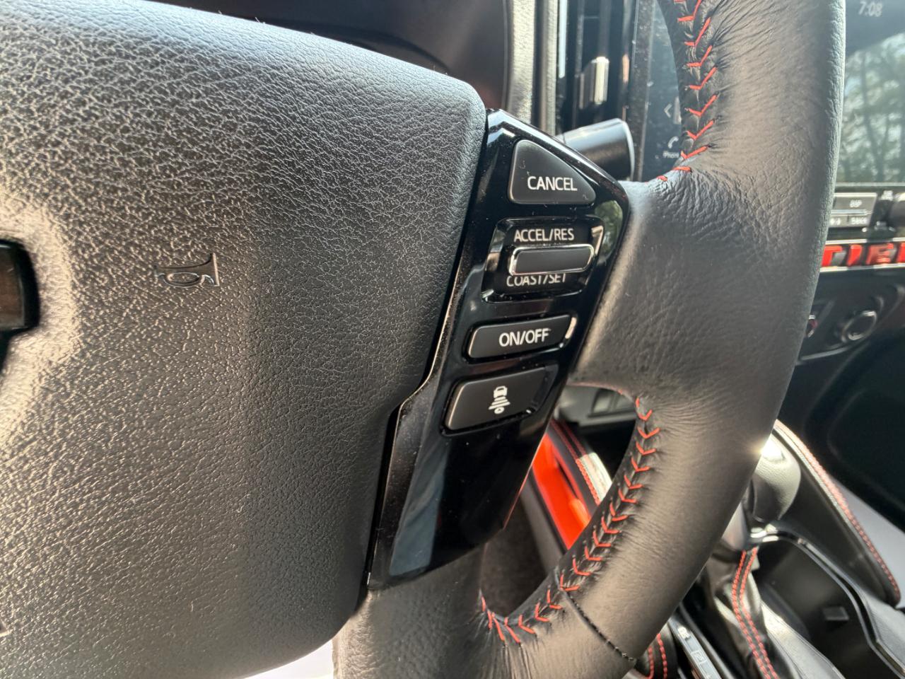 Nissan Frontier PRO-4X Crew Cab 4WD 2025