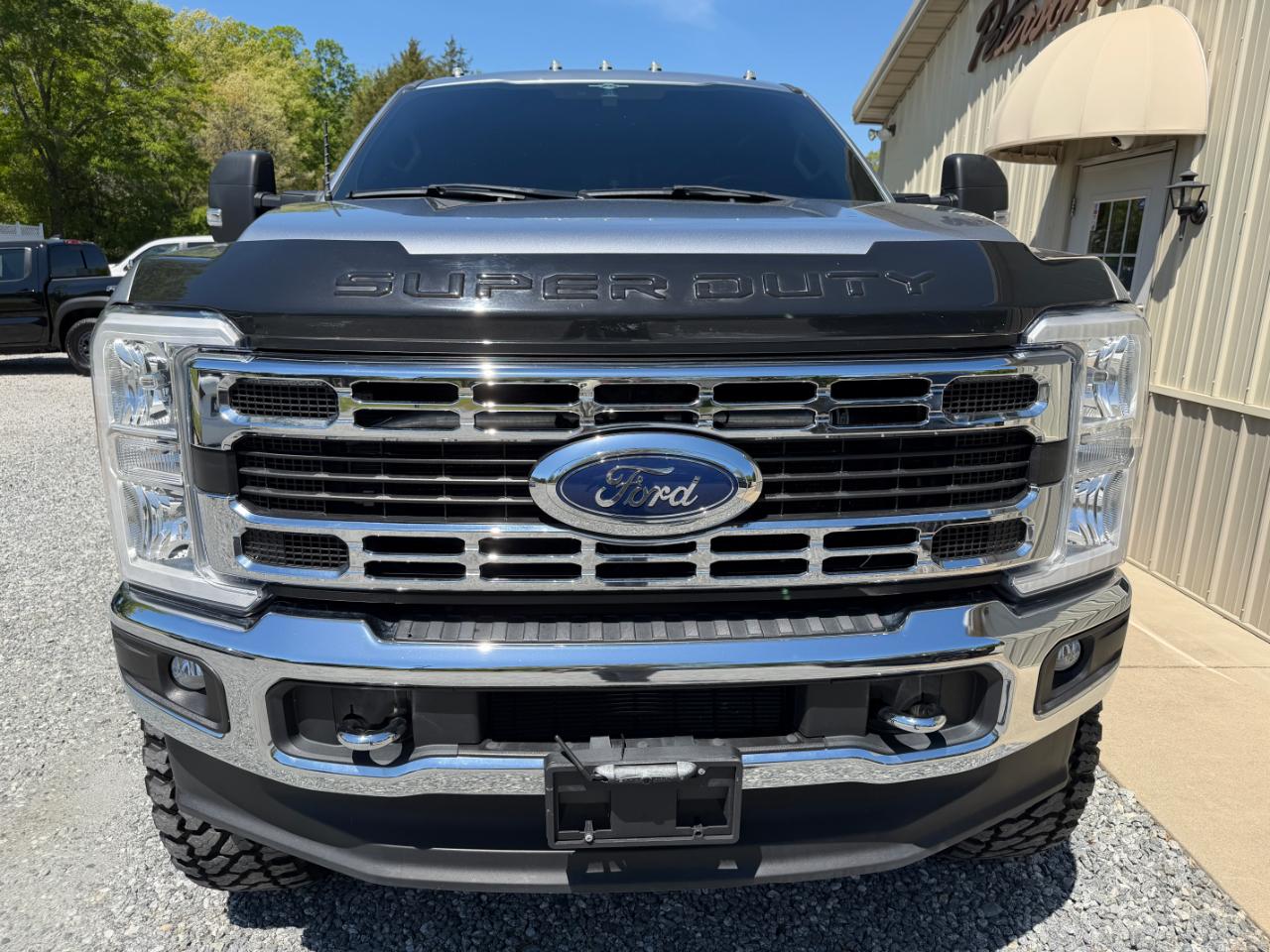 Ford F-350 SD XLT Crew Cab Long Bed 4WD DRW 2023