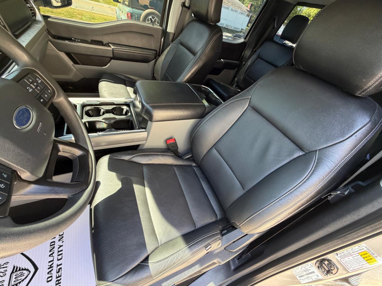 Ford F-350 SD XLT Crew Cab Long Bed 4WD DRW 2023