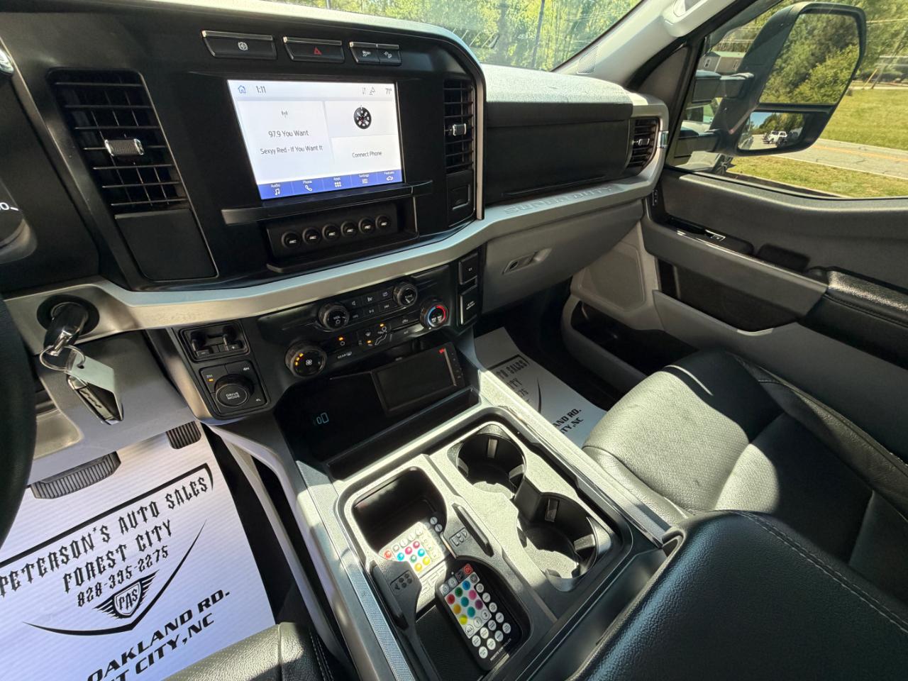 Ford F-350 SD XLT Crew Cab Long Bed 4WD DRW 2023