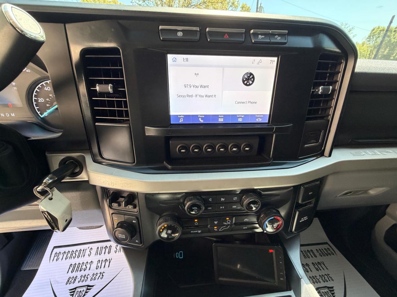 Ford F-350 SD XLT Crew Cab Long Bed 4WD DRW 2023