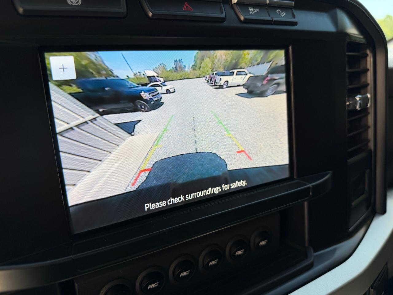 Ford F-350 SD XLT Crew Cab Long Bed 4WD DRW 2023