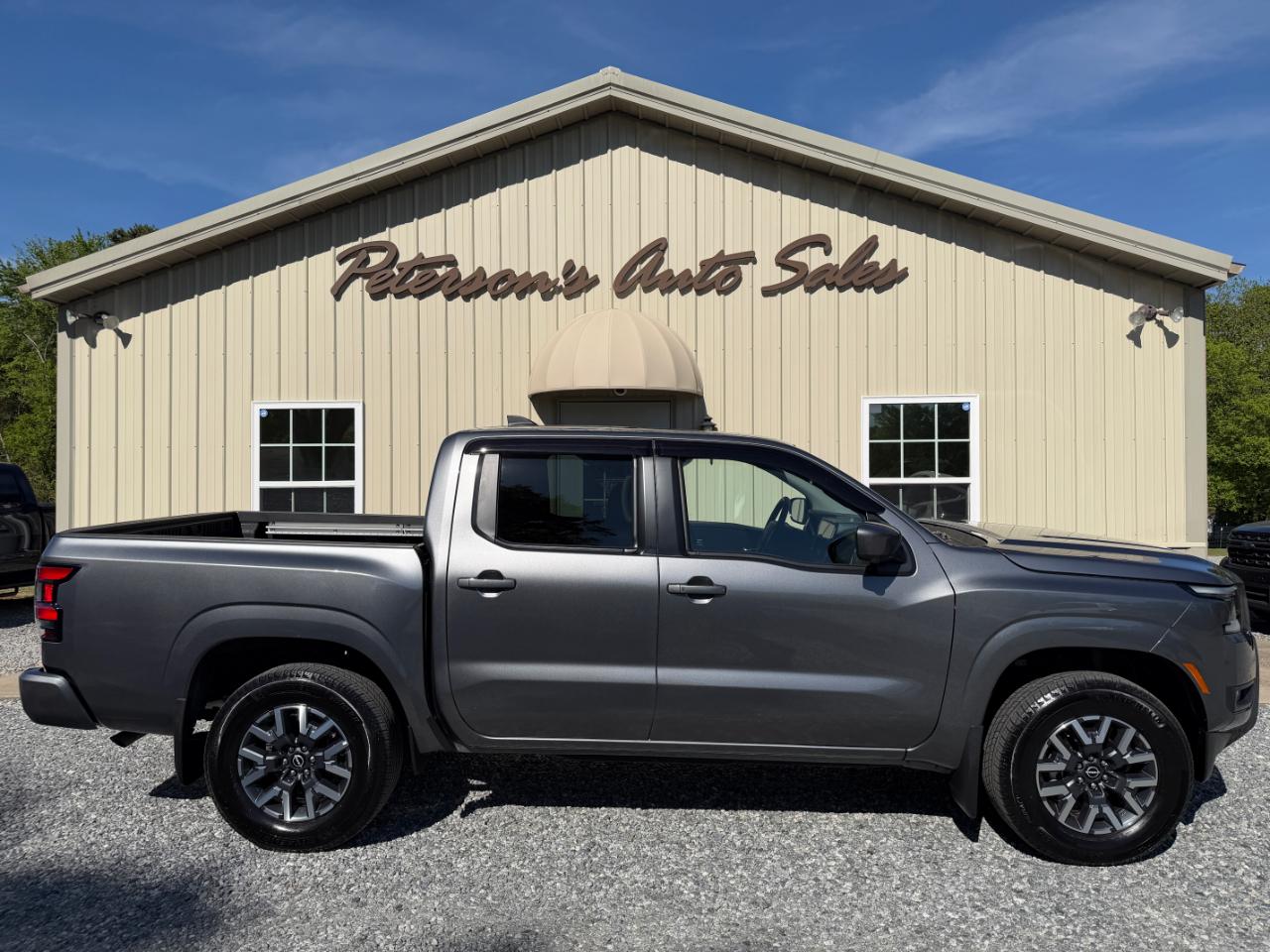 Nissan Frontier SL Crew Cab 4WD 2025