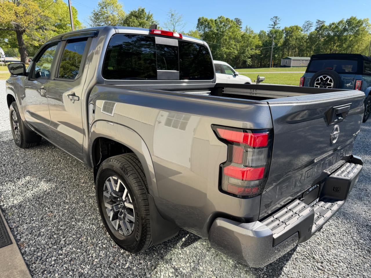 Nissan Frontier SL Crew Cab 4WD 2025