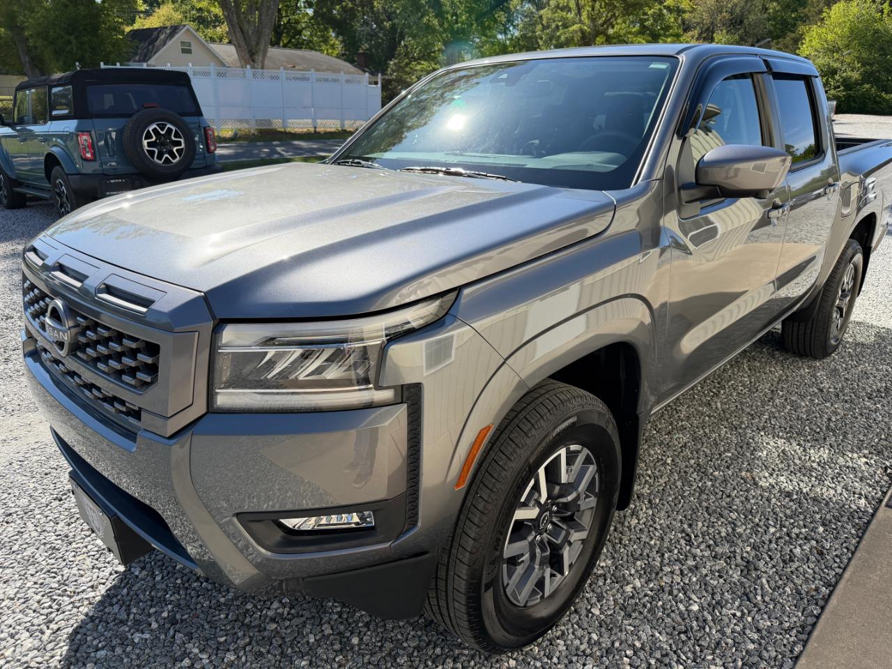 Nissan Frontier SL Crew Cab 4WD 2025