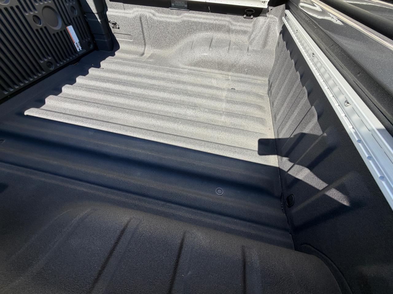 Nissan Frontier SL Crew Cab 4WD 2025