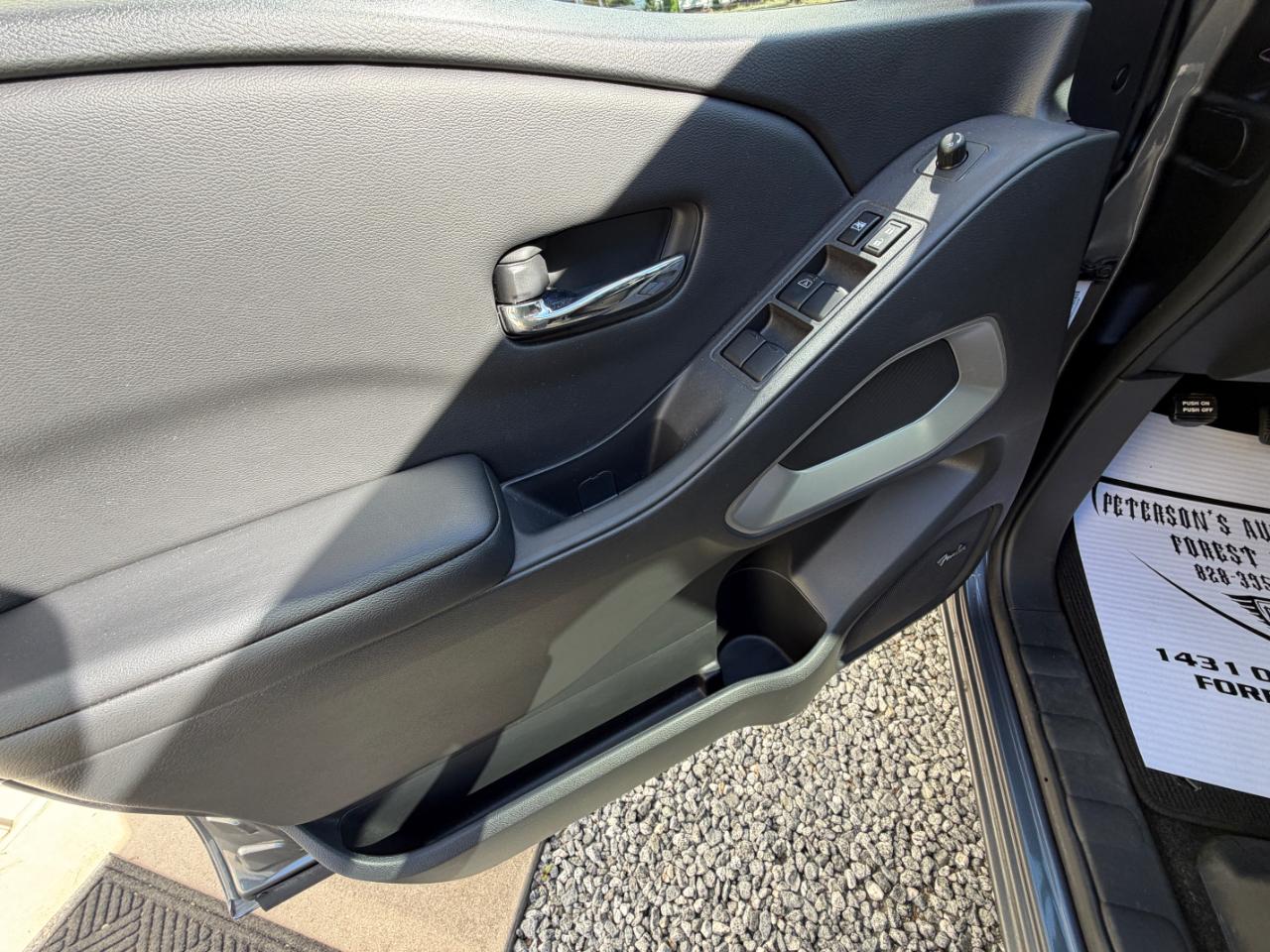 Nissan Frontier SL Crew Cab 4WD 2025