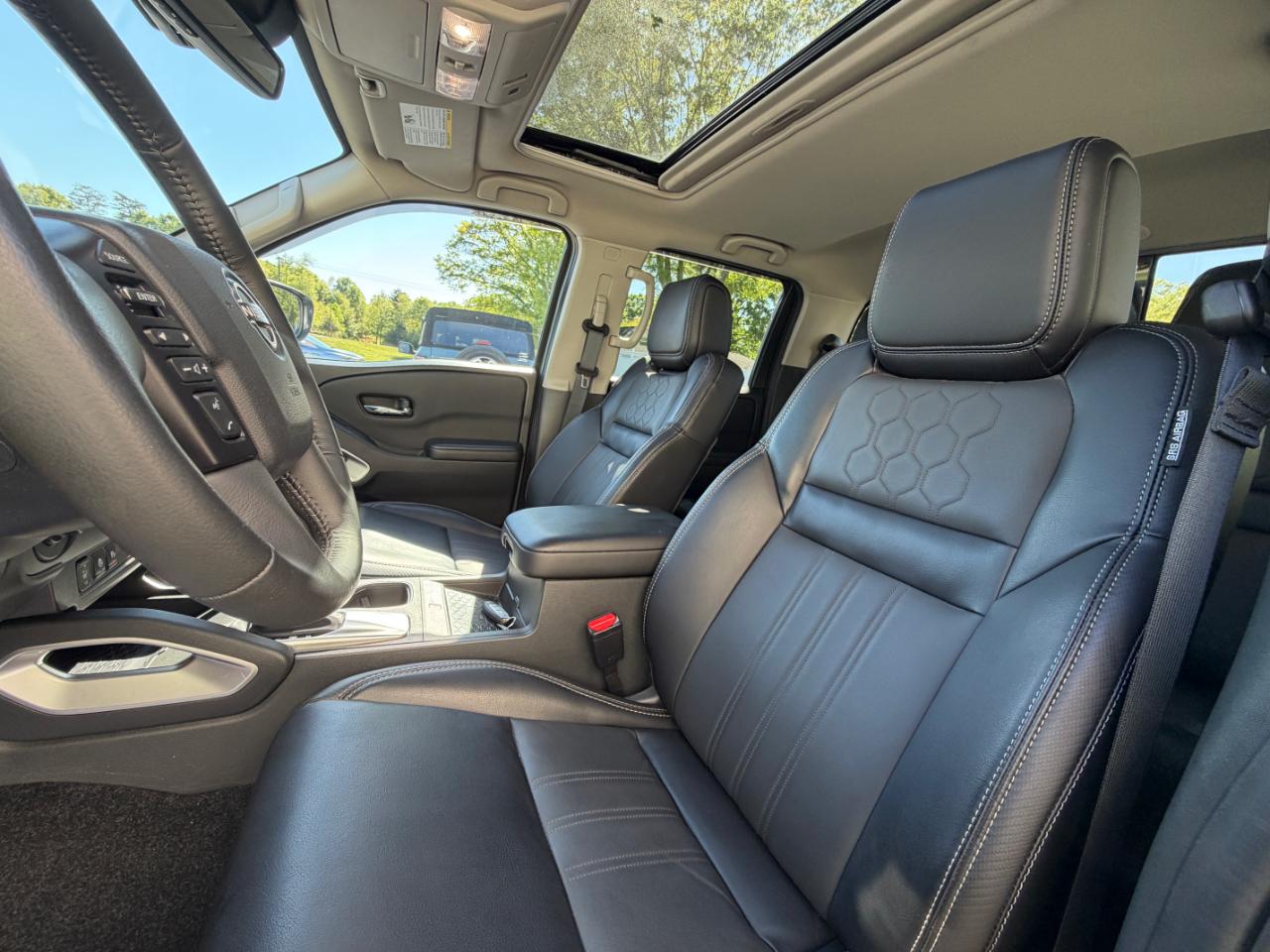 Nissan Frontier SL Crew Cab 4WD 2025