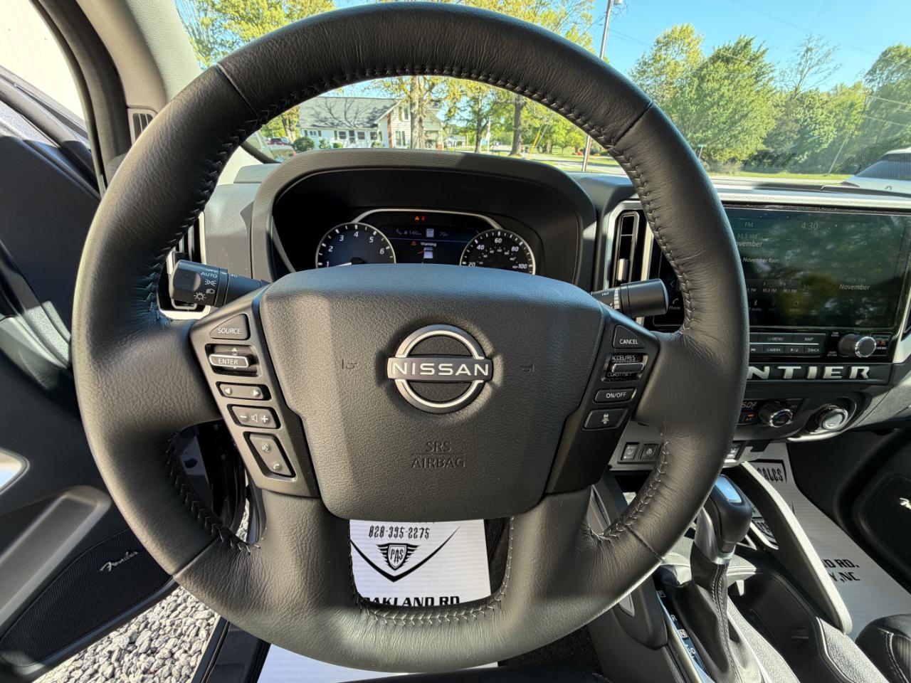 Nissan Frontier SL Crew Cab 4WD 2025