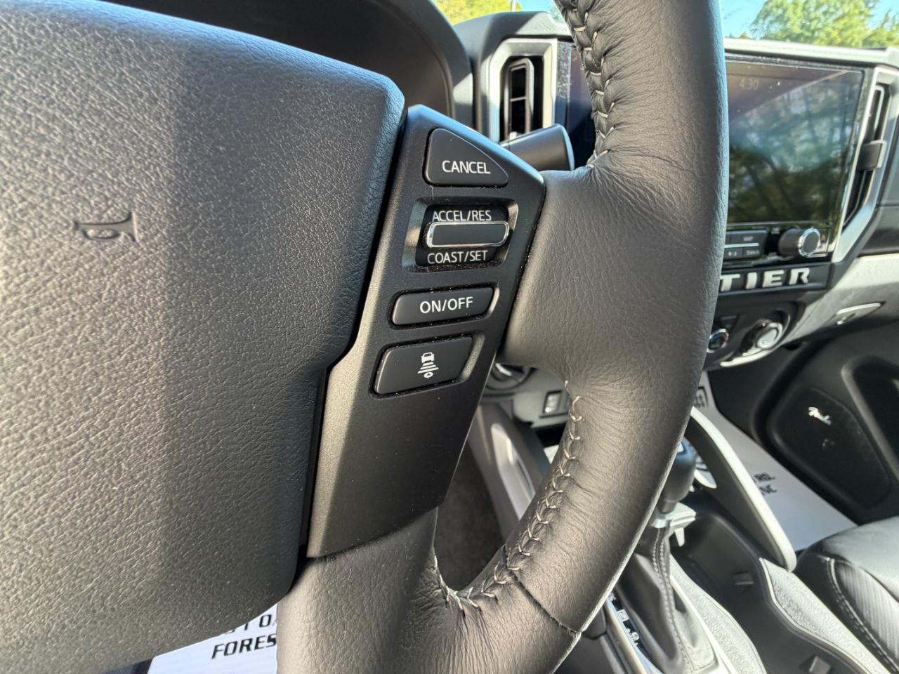 Nissan Frontier SL Crew Cab 4WD 2025