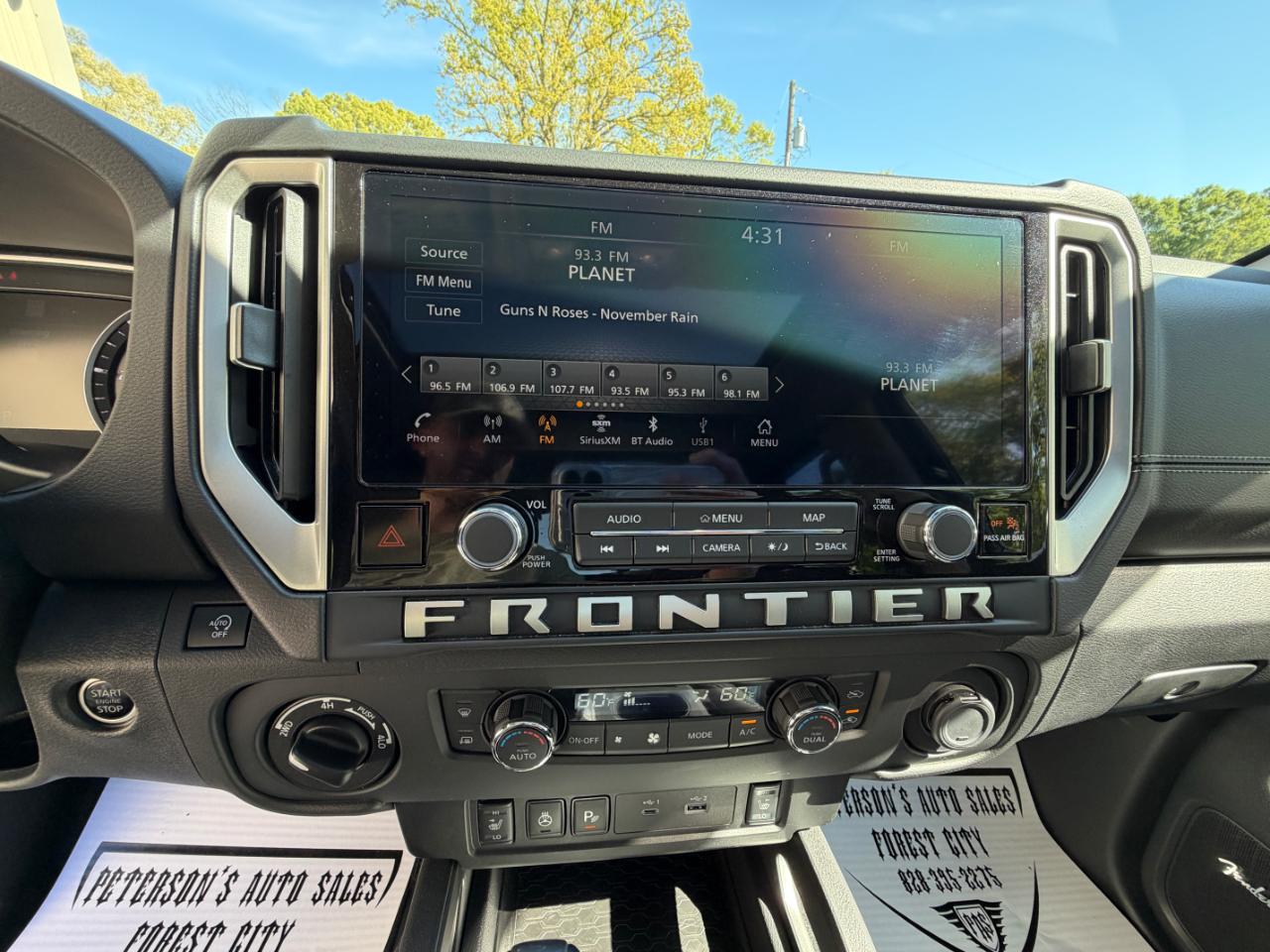 Nissan Frontier SL Crew Cab 4WD 2025