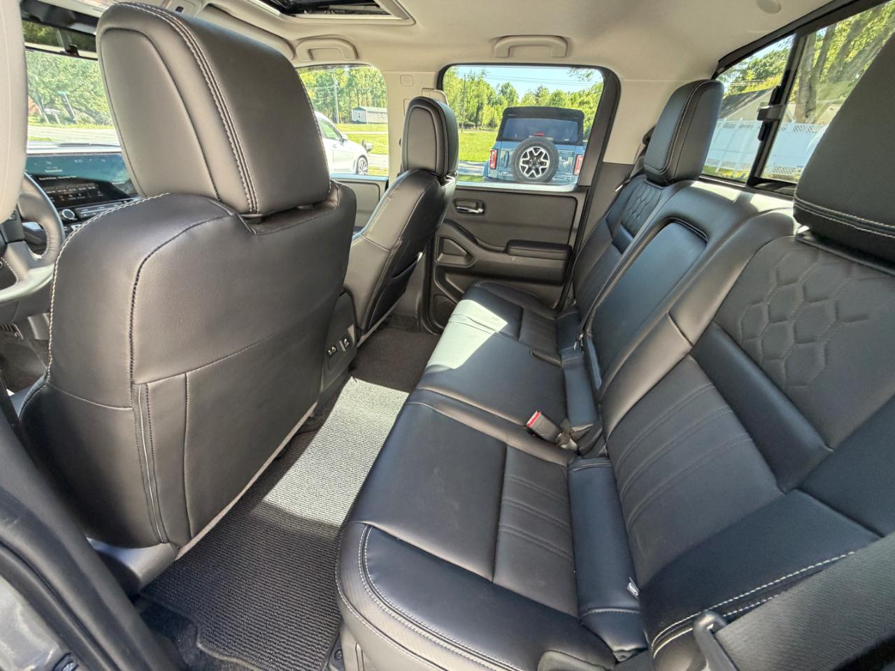 Nissan Frontier SL Crew Cab 4WD 2025