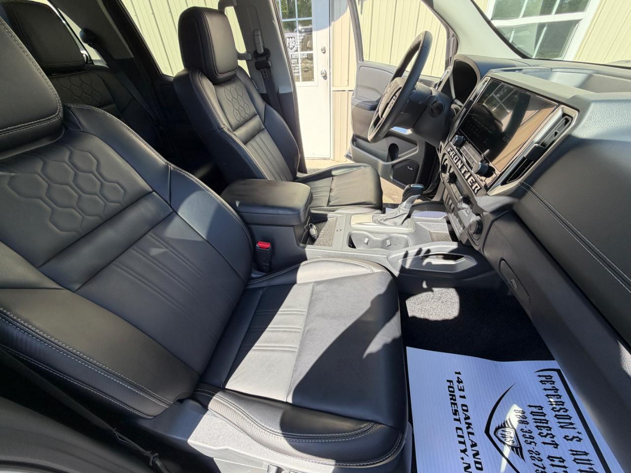 Nissan Frontier SL Crew Cab 4WD 2025