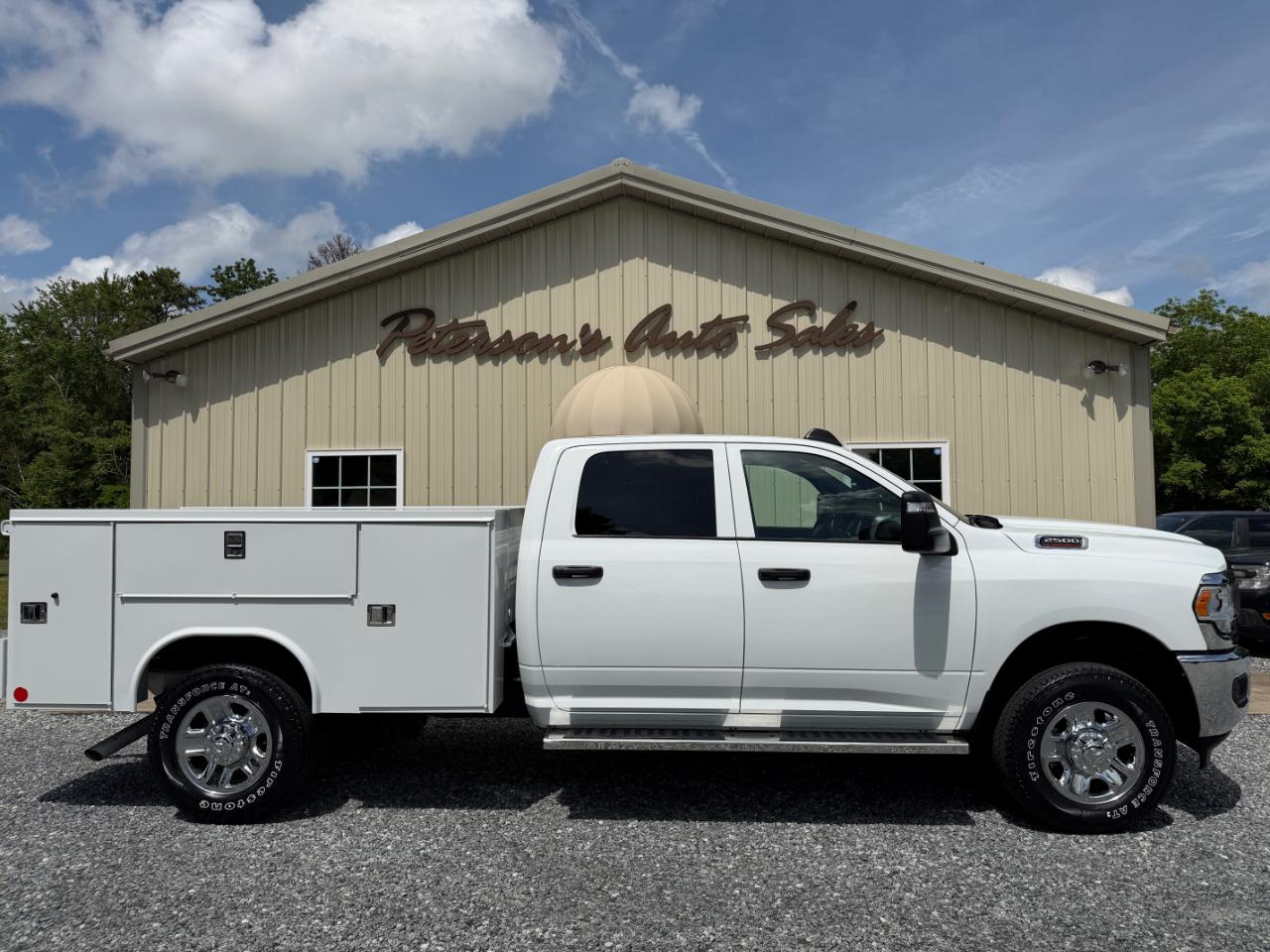 RAM 2500 Tradesman Crew Cab LWB 4WD 2024