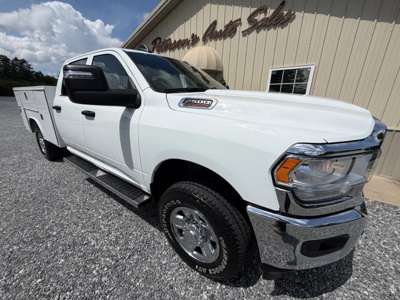 RAM 2500 Tradesman Crew Cab LWB 4WD 2024
