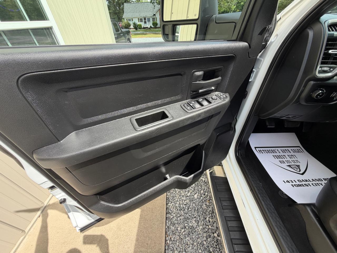 RAM 2500 Tradesman Crew Cab LWB 4WD 2024