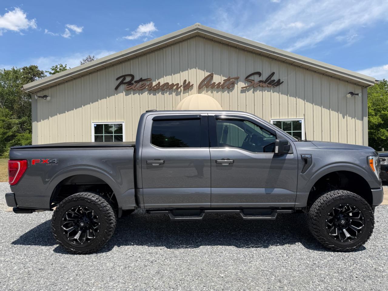 Ford F-150 XLT SuperCrew 4WD 2022