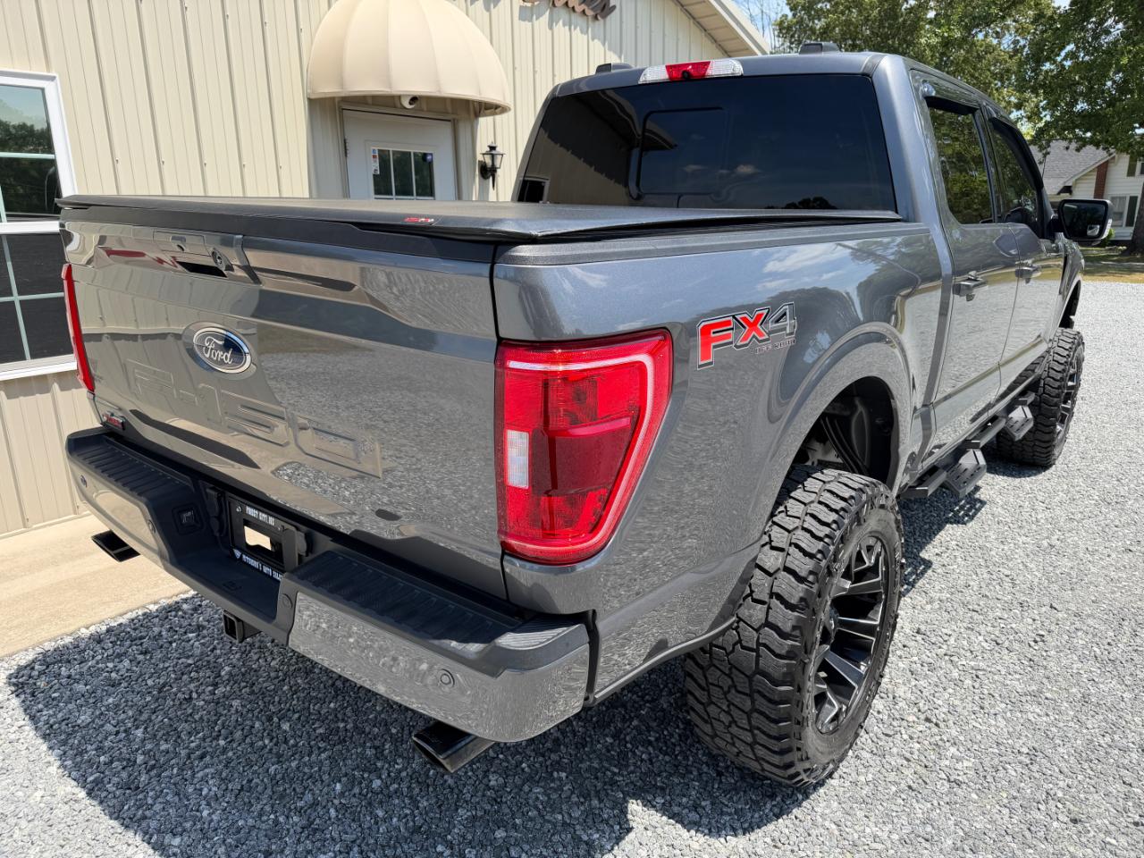 Ford F-150 XLT SuperCrew 4WD 2022