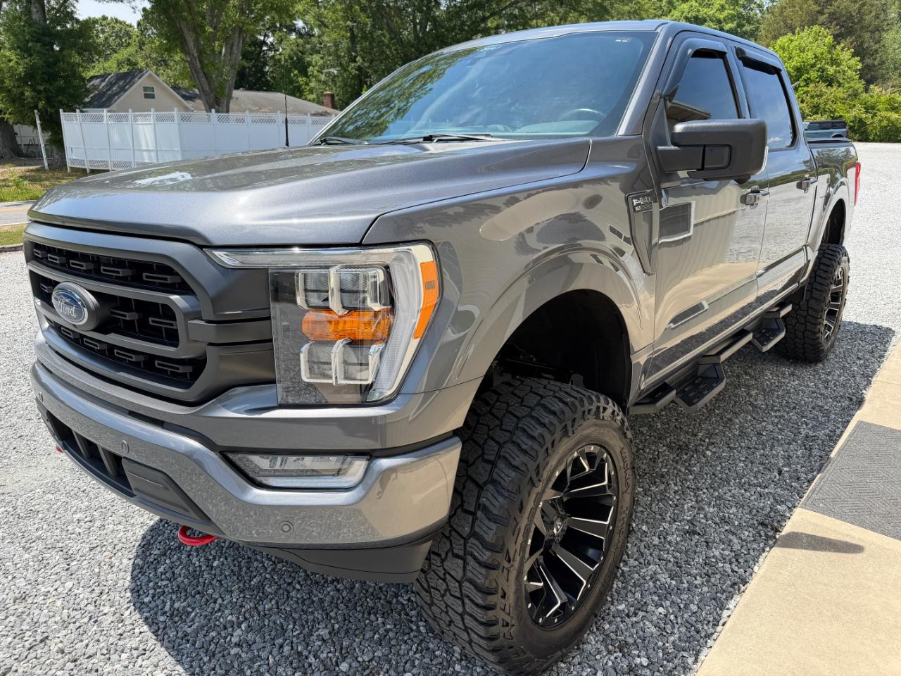 Ford F-150 XLT SuperCrew 4WD 2022