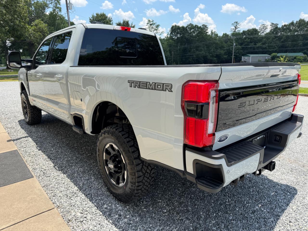 Ford F-250 SD Platinum Crew Cab 4WD 2025